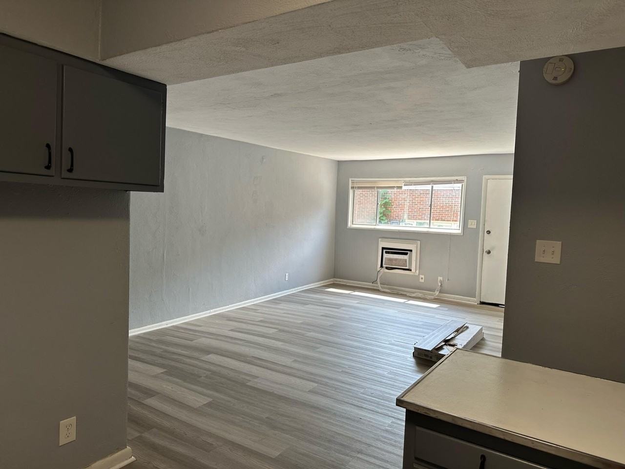 1921 Oxford Cir Apt 5 #5 - Photo 4 of 12