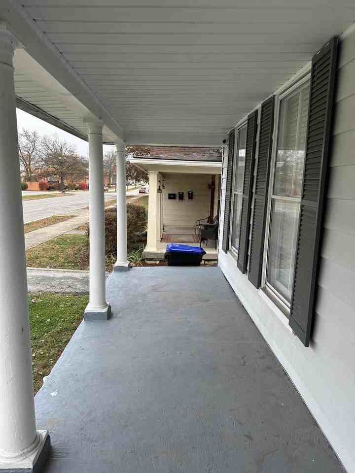 313 Capital Ave - Photo 3 of 50