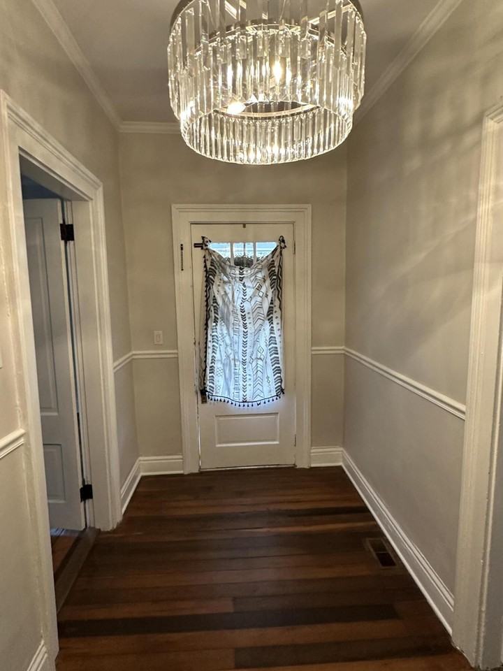 313 Capital Ave - Photo 6 of 50