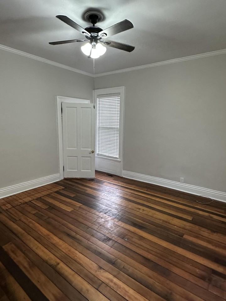 313 Capital Ave - Photo 7 of 50