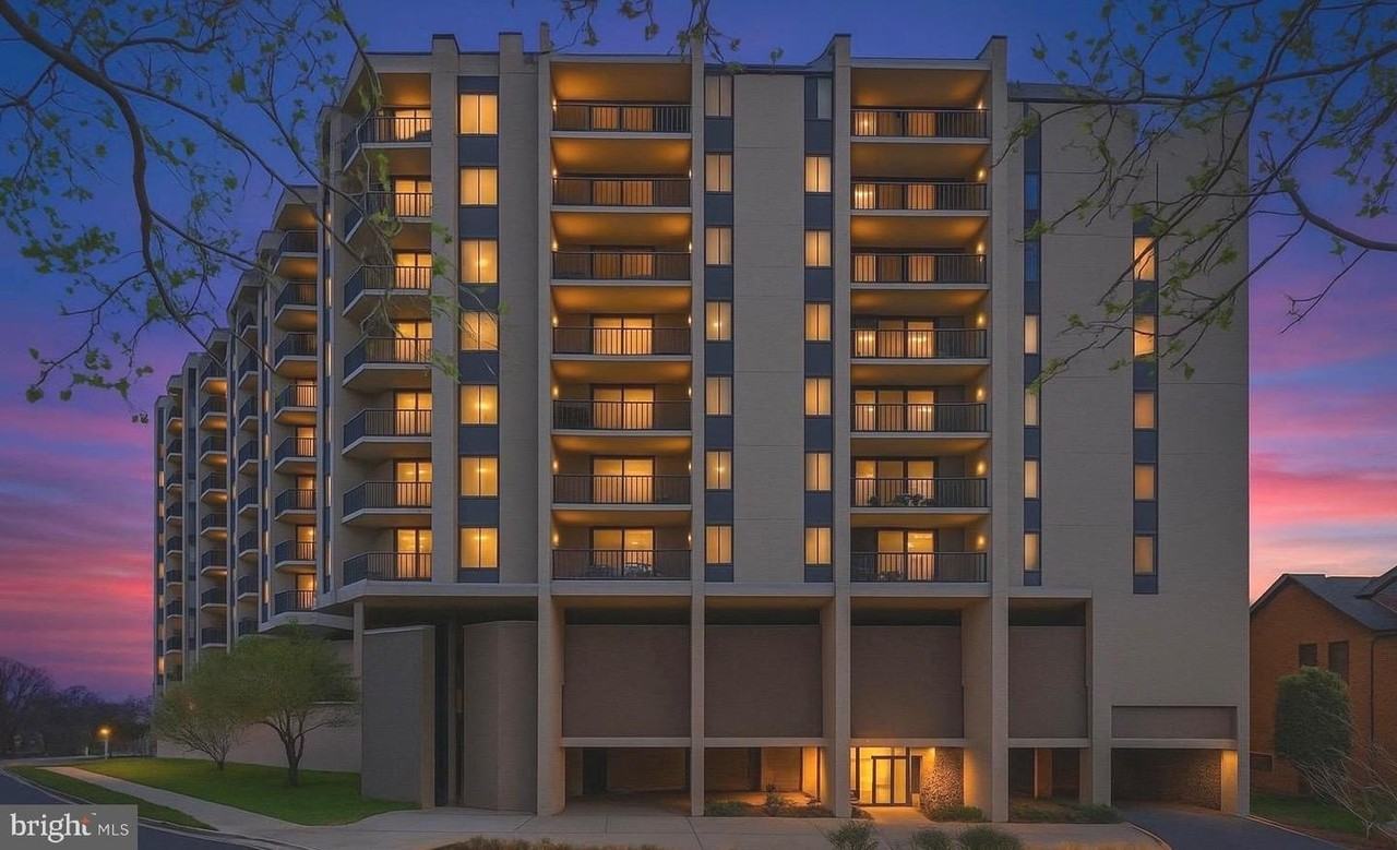 4242 E West Hwy - Photo 4 of 46