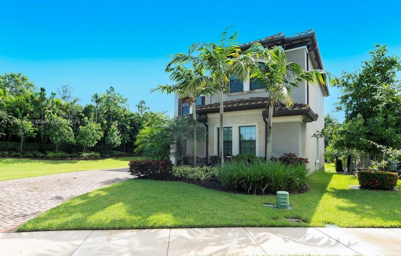 16245 Pantheon Pass #16245 - Photo 3 of 50