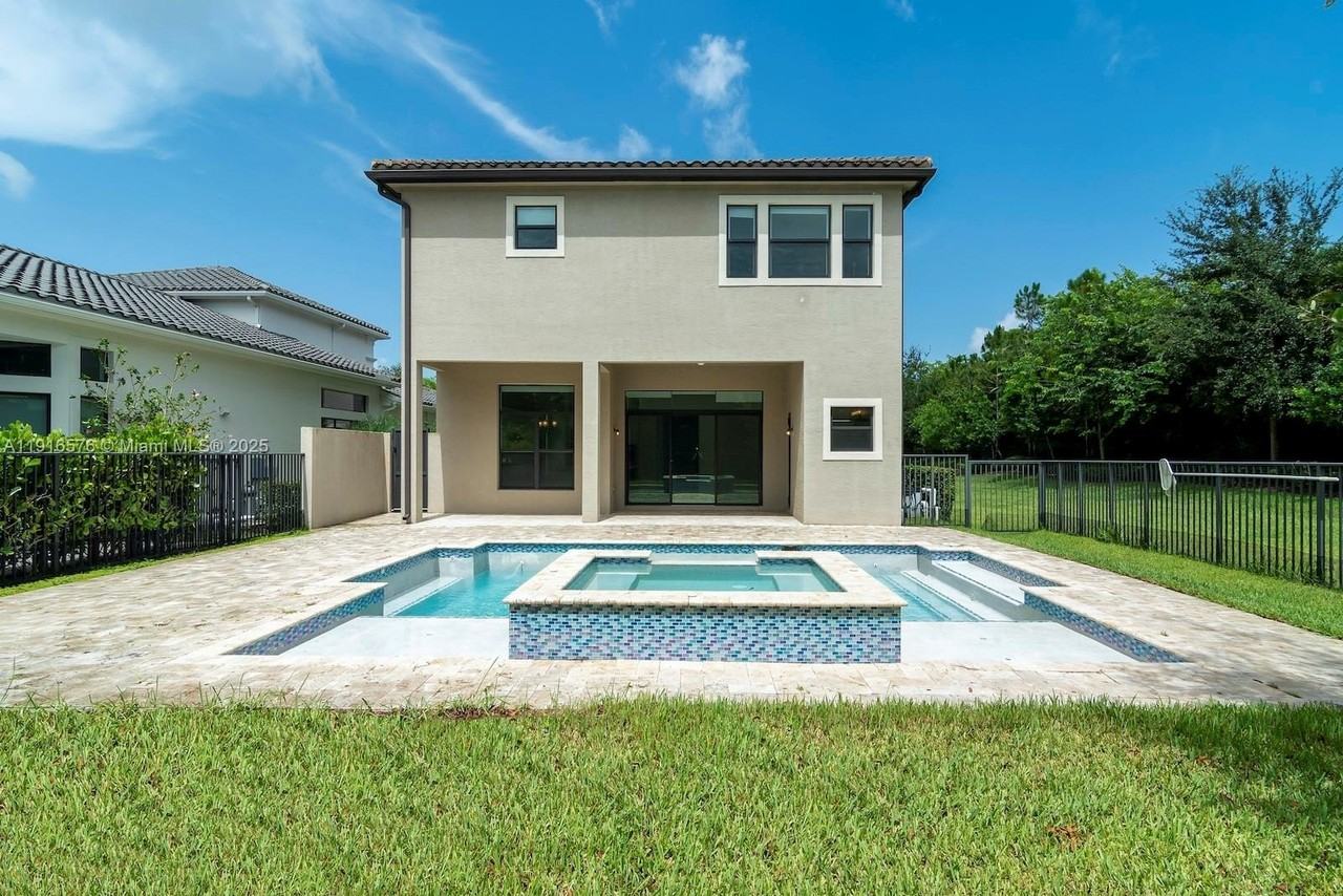 16245 Pantheon Pass #16245 - Photo 5 of 50