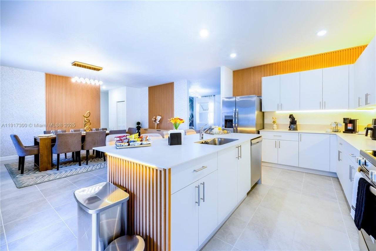 13218 Sw 189th Ter - Photo 6 of 28