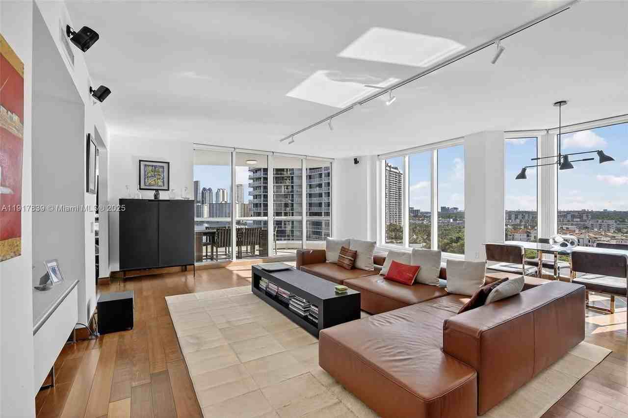 6000 Island Blvd #1208 - Photo 4 of 50