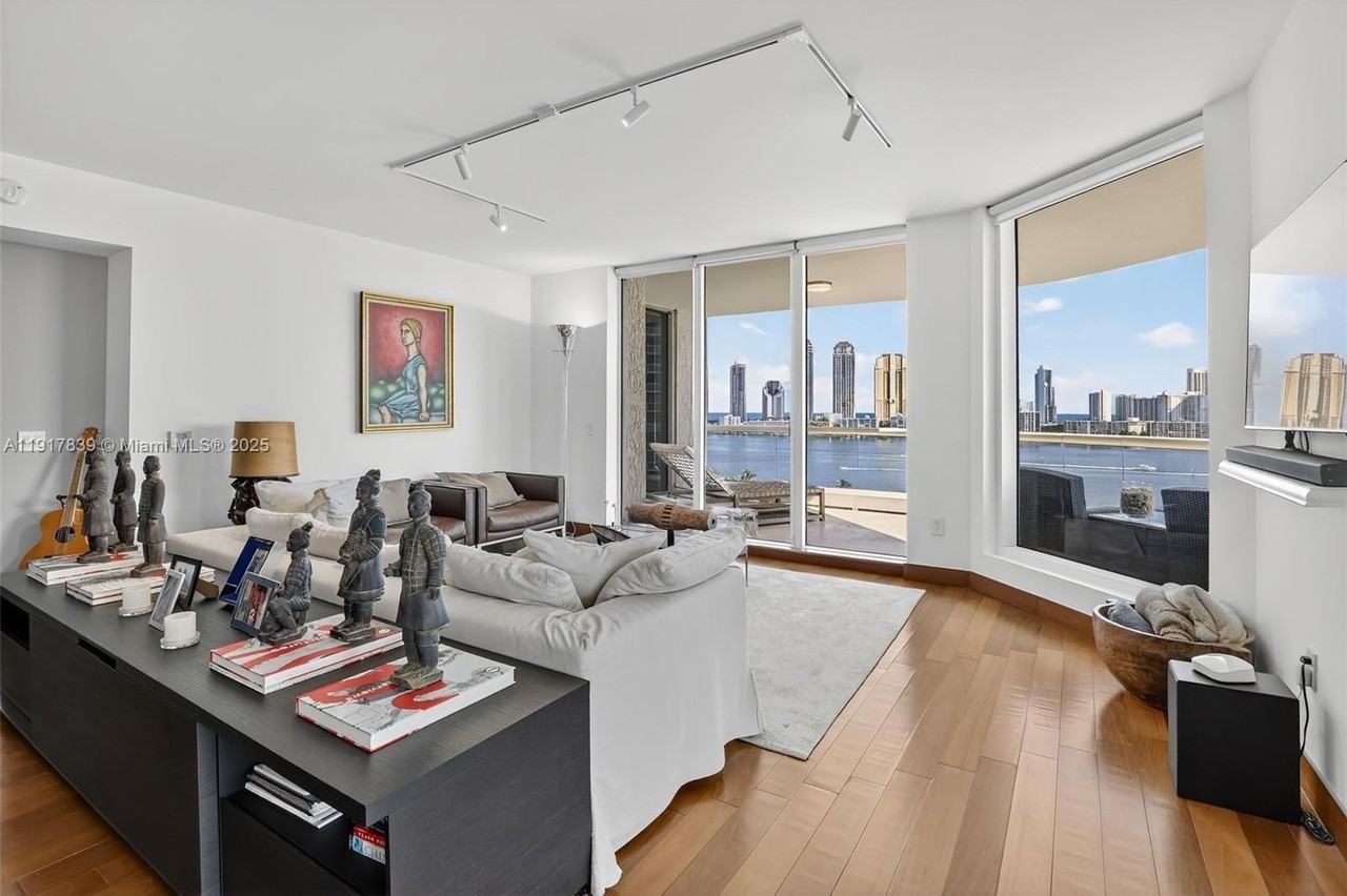 6000 Island Blvd #1208 - Photo 6 of 50