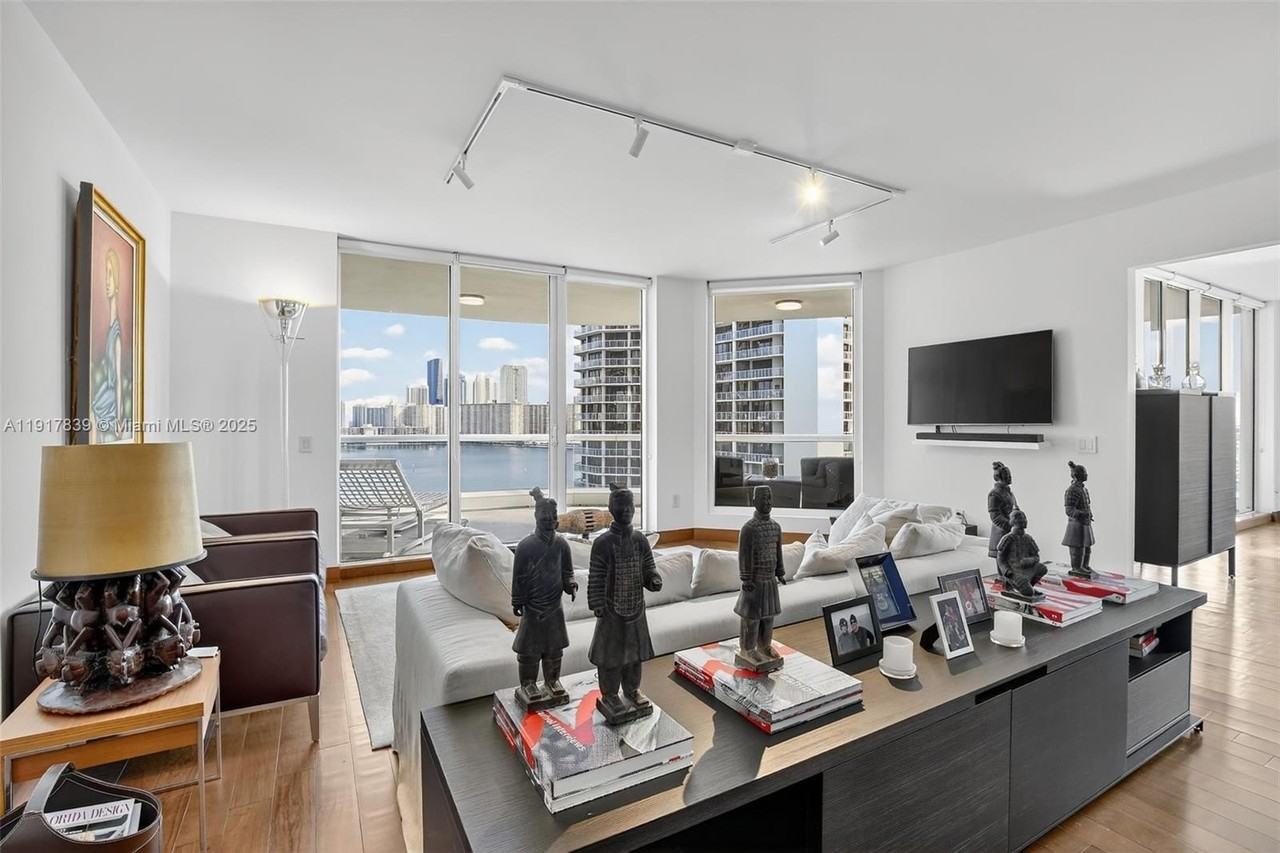 6000 Island Blvd #1208 - Photo 7 of 50