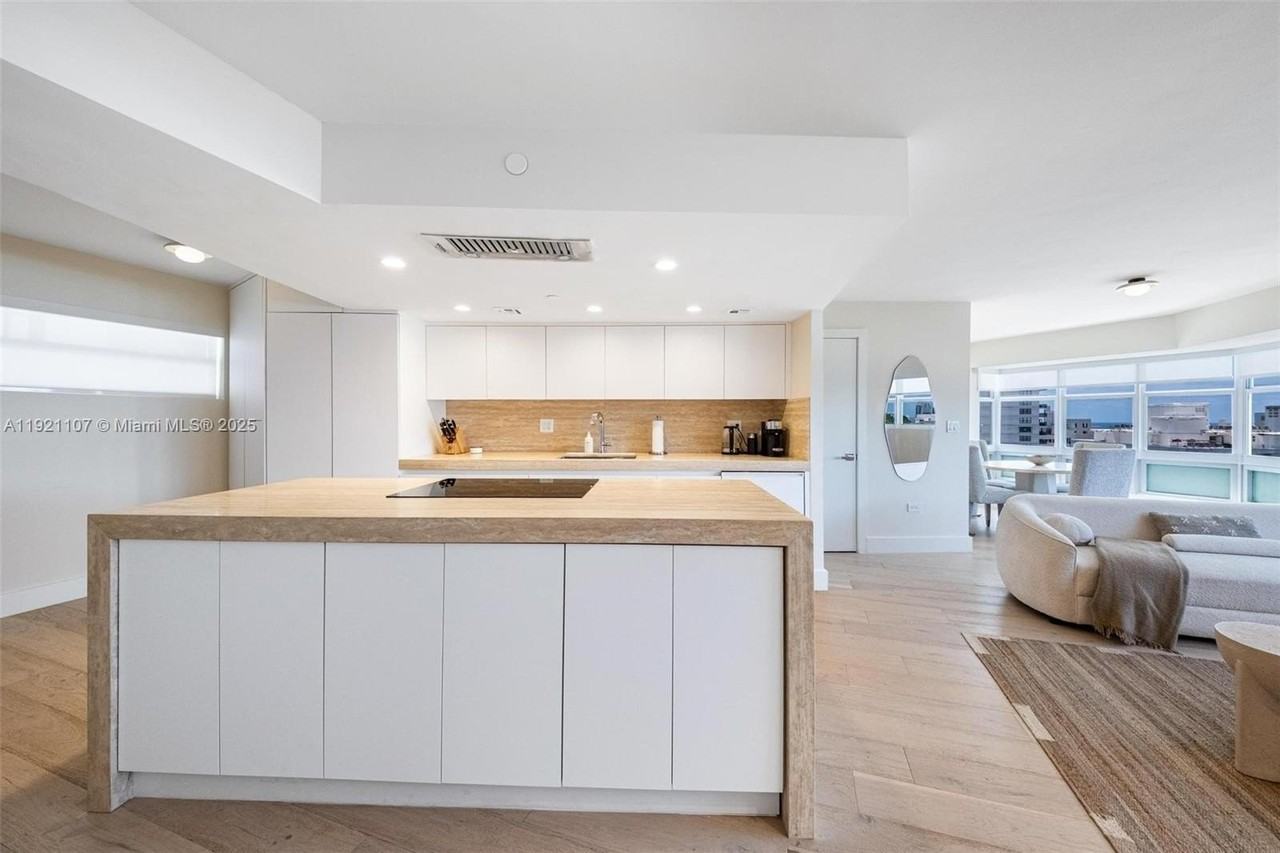 1881 Washington Ave #14F - Photo 6 of 15