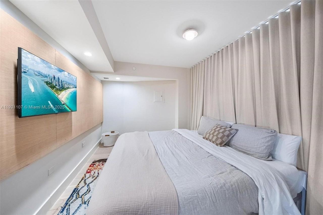 1881 Washington Ave #14F - Photo 7 of 15