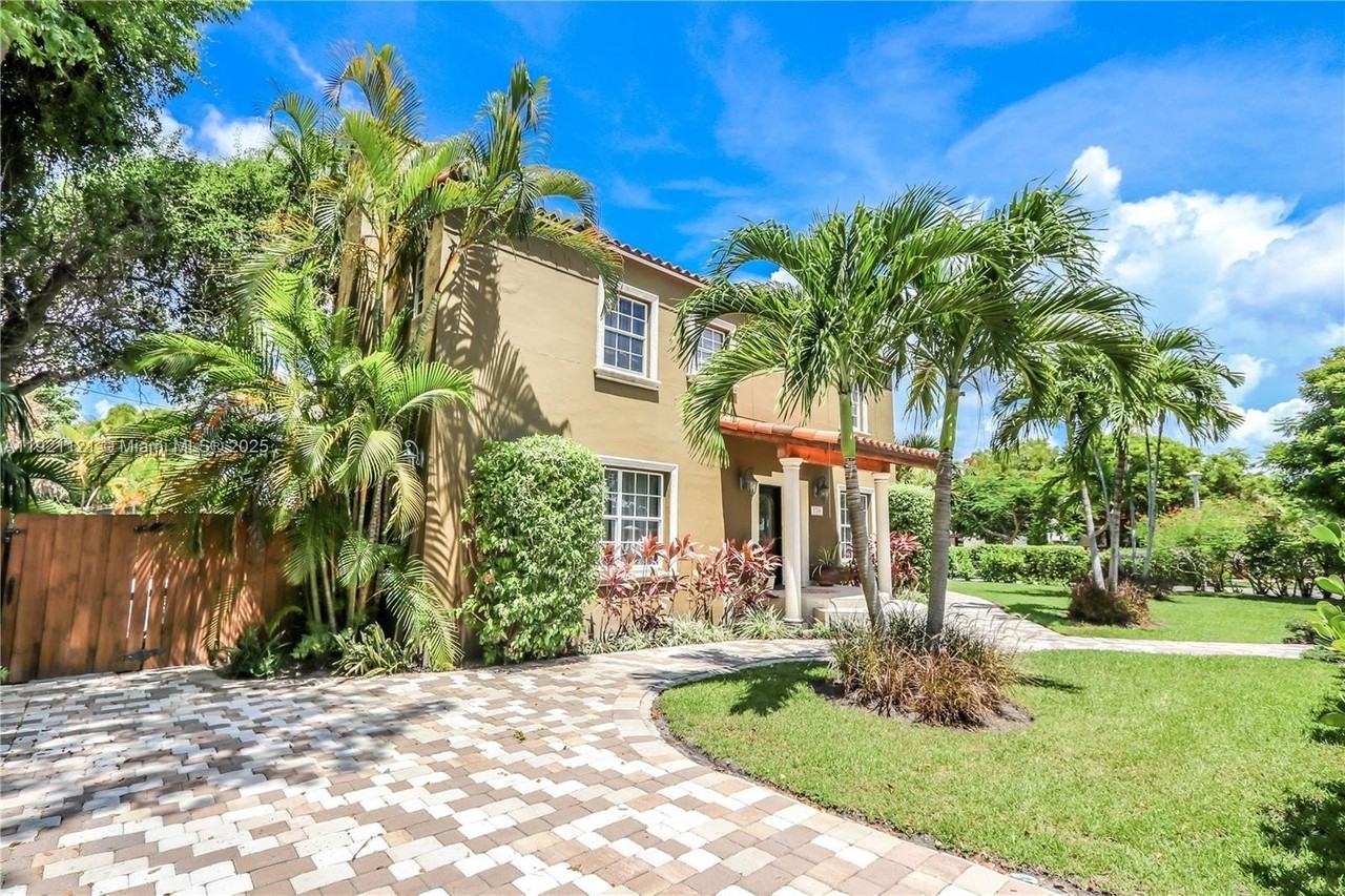 1700 Sw 14th Ave - Photo 2 of 37