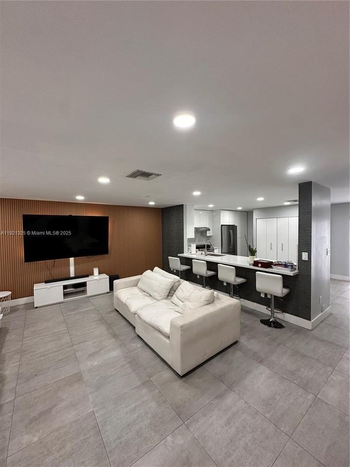 15368 Southwest 111th Street - Photo 4 of 14