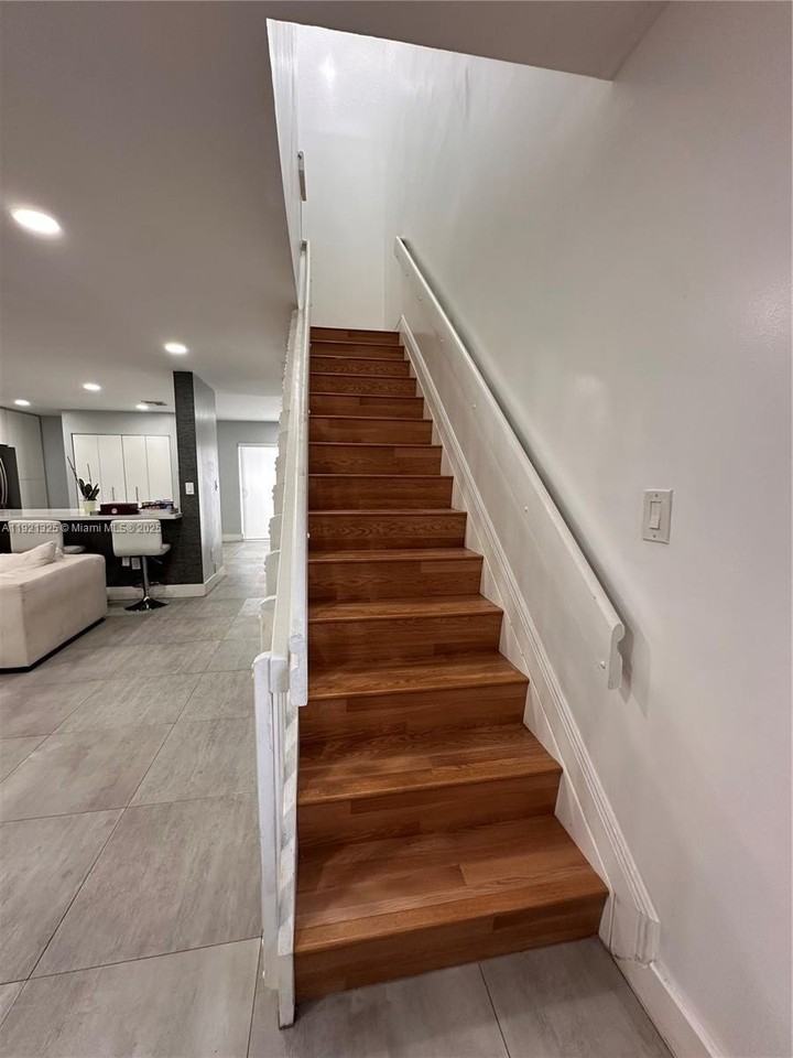 15368 Southwest 111th Street - Photo 6 of 14