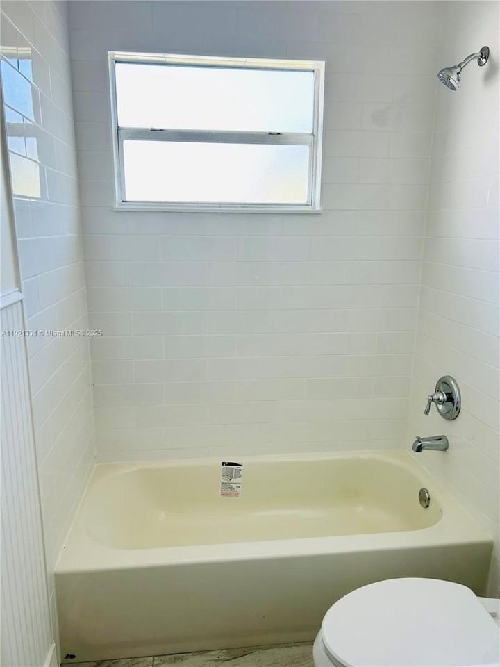 10601 Sw 184th St #10603 - Photo 5 of 6