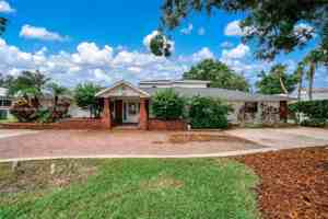 featured image of 2551 Northeast Lakeview Drive