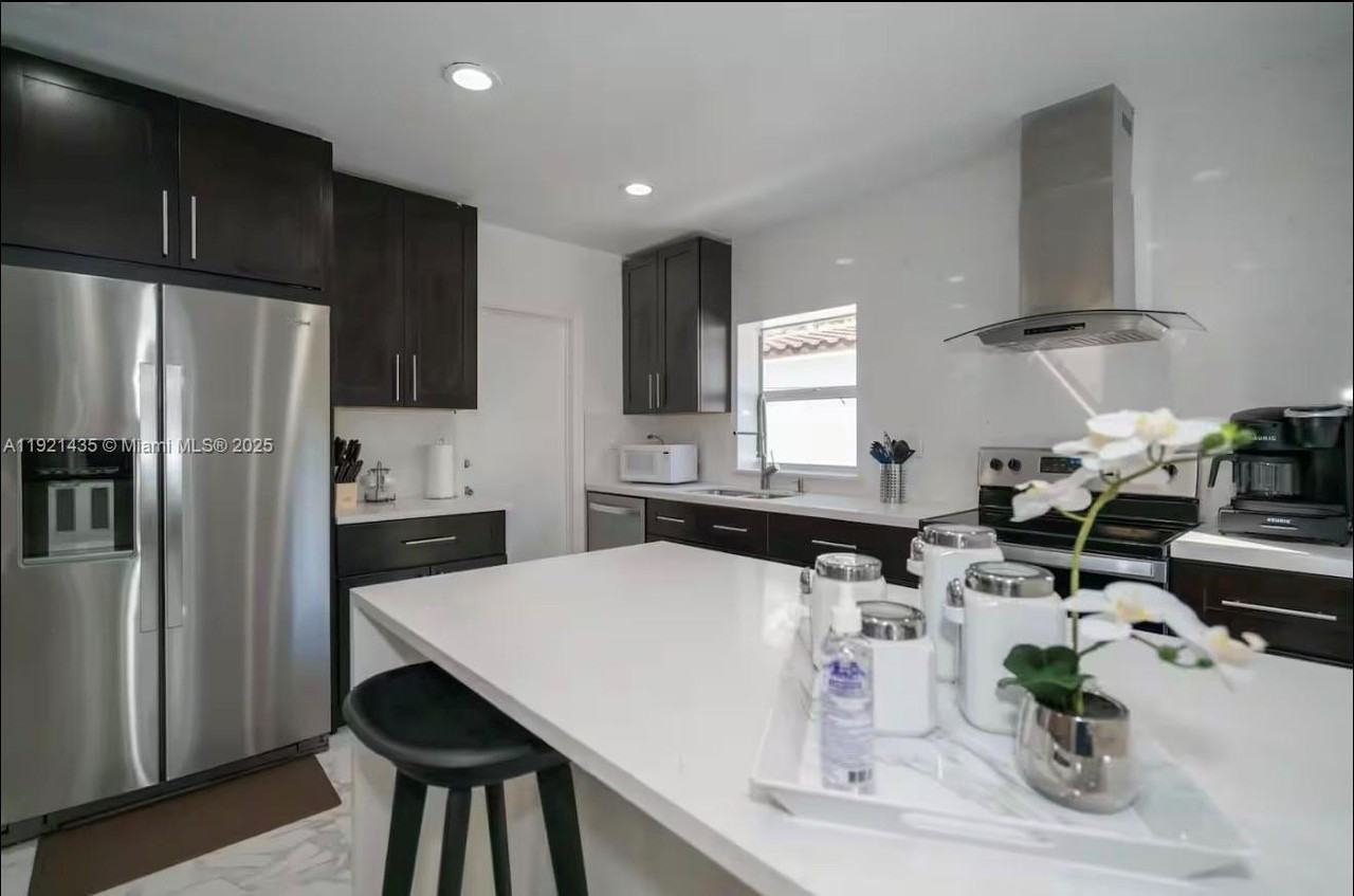 35 Sw 28th Rd #0 - Photo 5 of 23