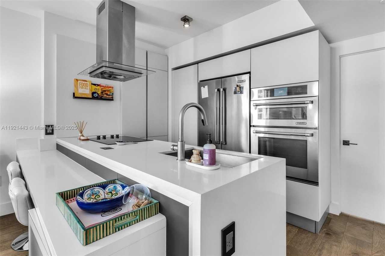 55 Se 6th St #3007 - Photo 4 of 42