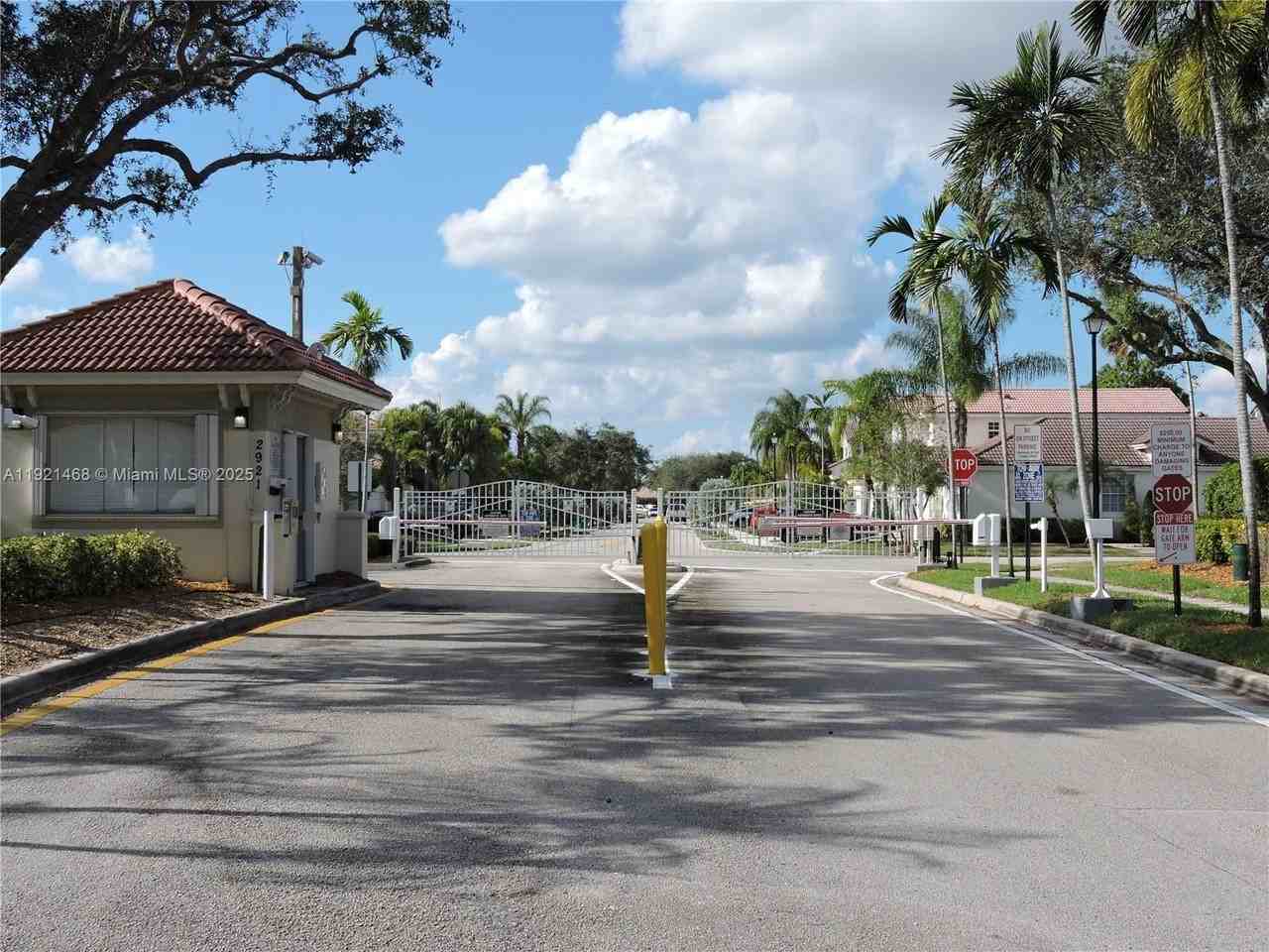 18744 Sw 28th Ct #18744 - Photo 3 of 43