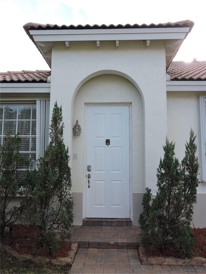 18744 Sw 28th Ct #18744 - Photo 6 of 43