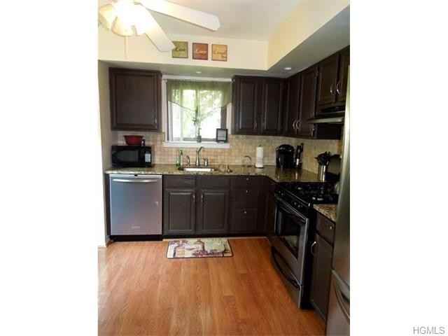 36 Sycamore Ct - Photo 3 of 20