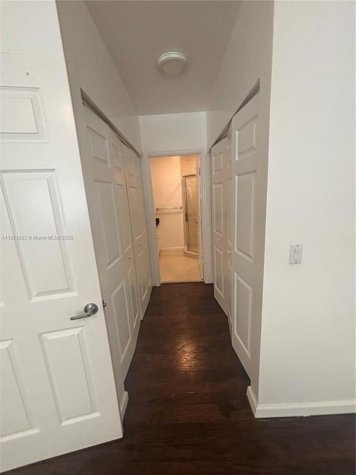 820 Nw 2nd Ave #1 - Photo 3 of 15