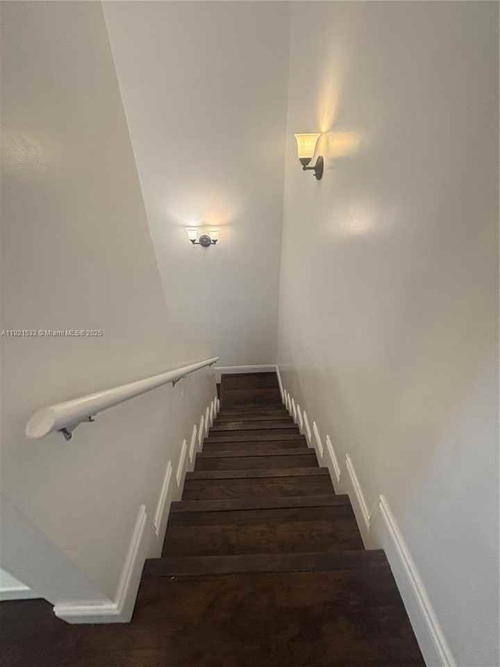 820 Nw 2nd Ave #1 - Photo 6 of 15