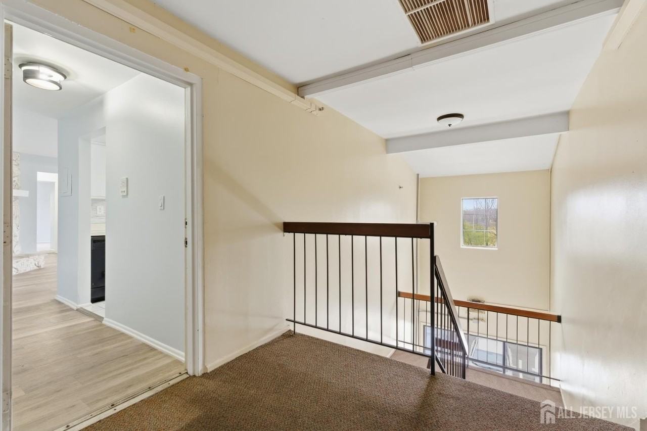 1610 Green Hollow Dr - Photo 3 of 23