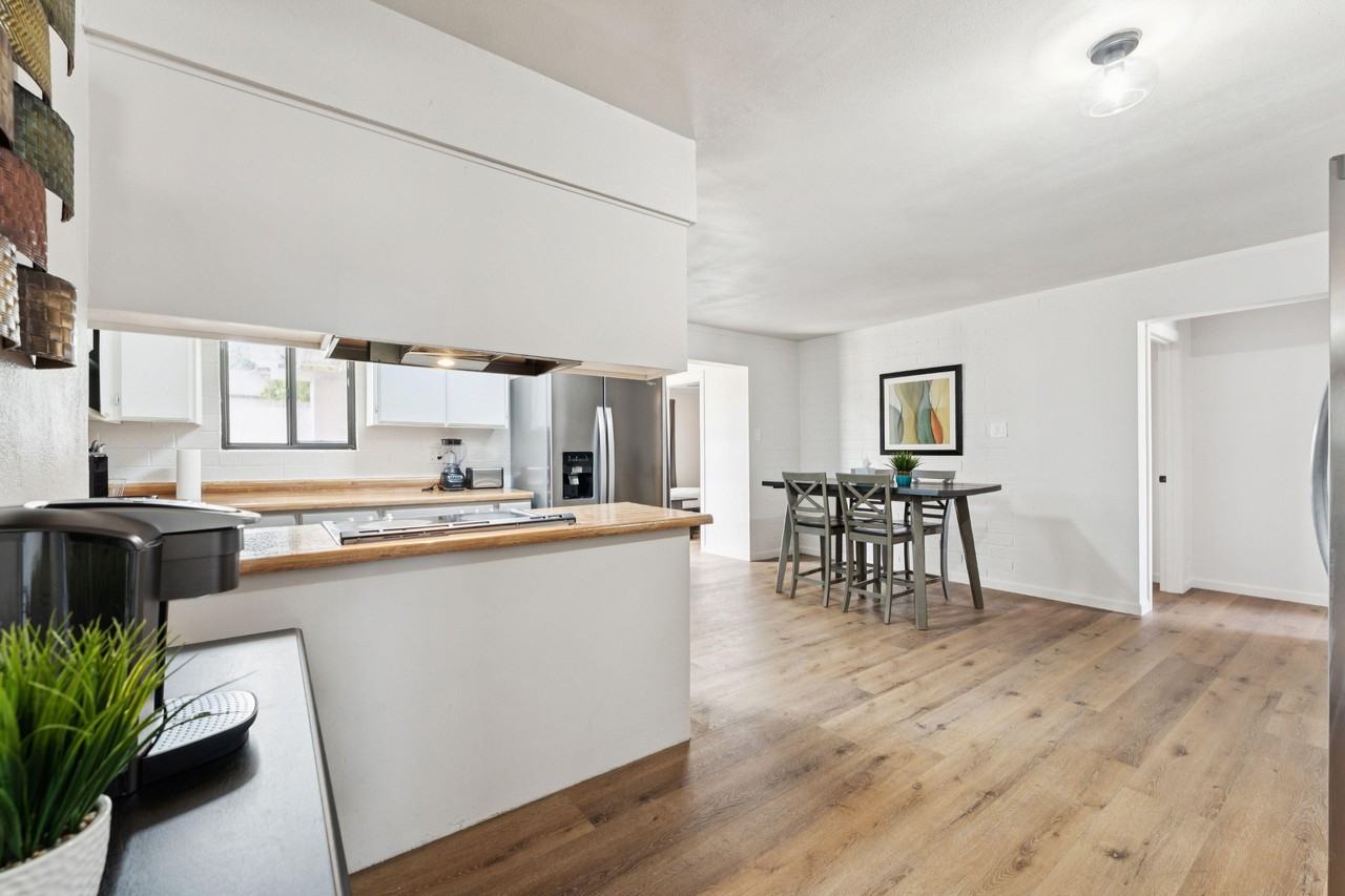 W South Mountain Ave - Photo 3 of 10