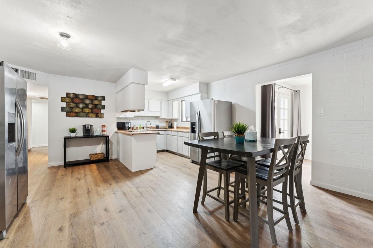 W South Mountain Ave - Photo 7 of 10