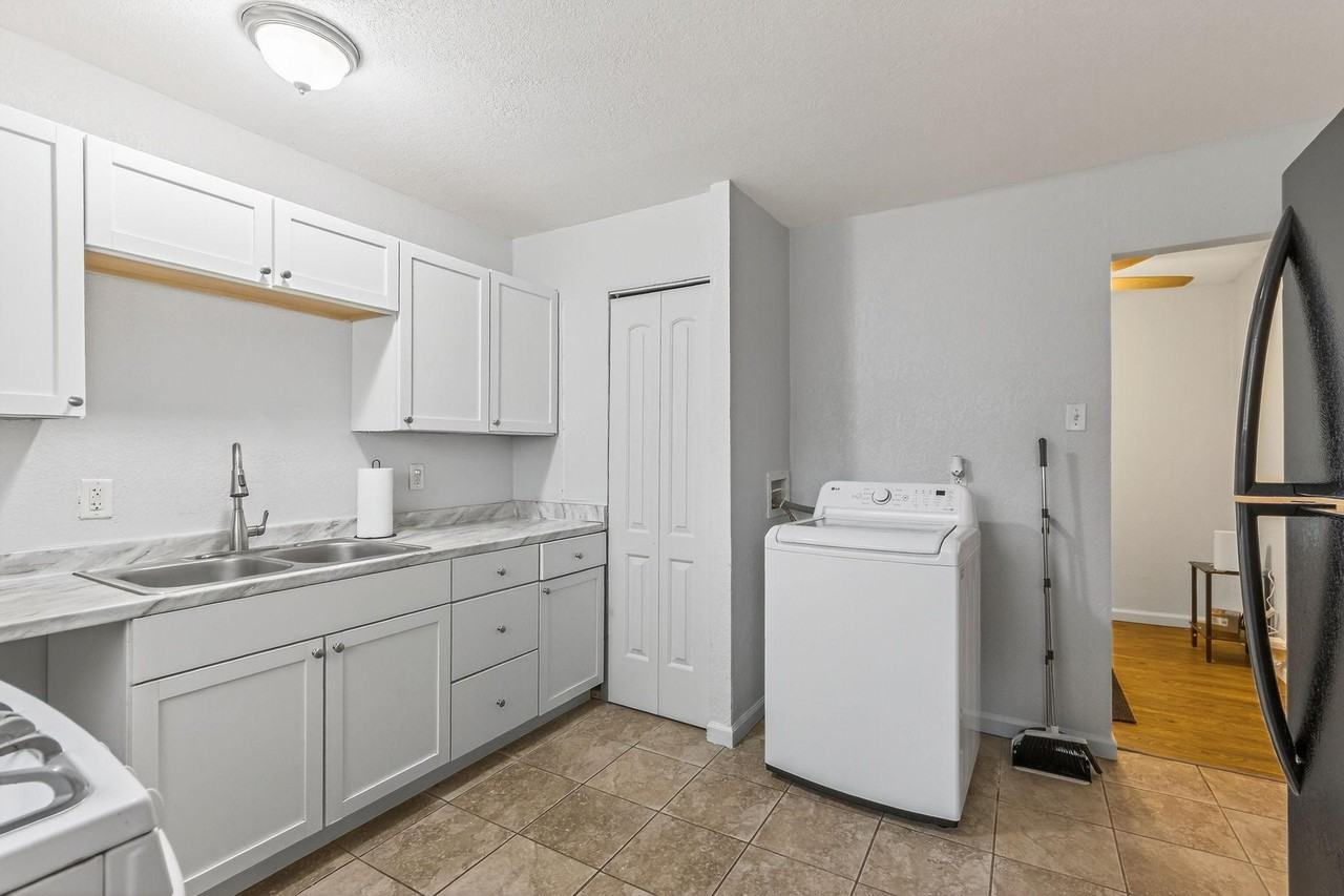 Cambridge Ave - Photo 3 of 10