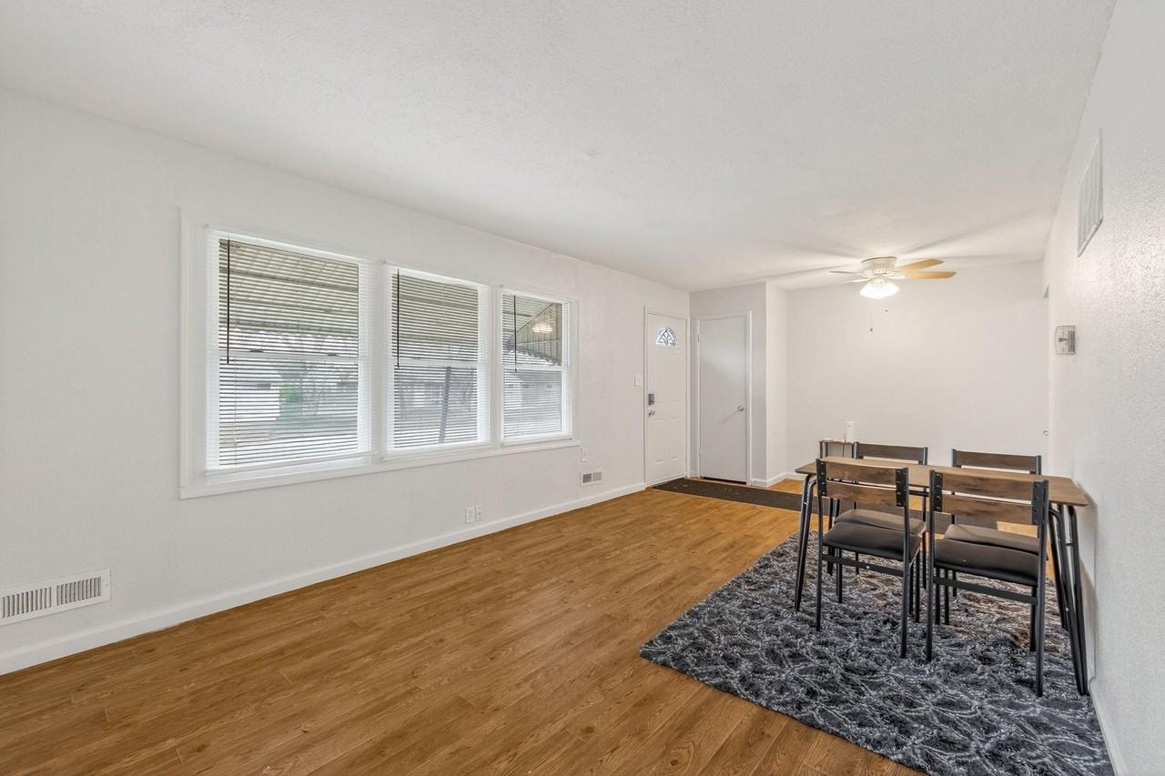 Cambridge Ave - Photo 5 of 10