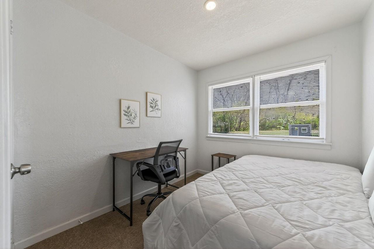 Cambridge Ave - Photo 7 of 10