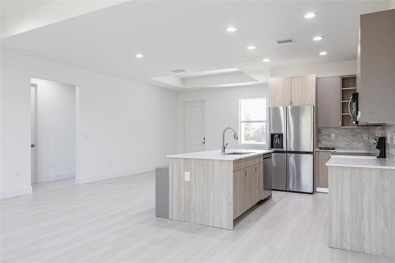 1816 Braddock Ave - Photo 4 of 40