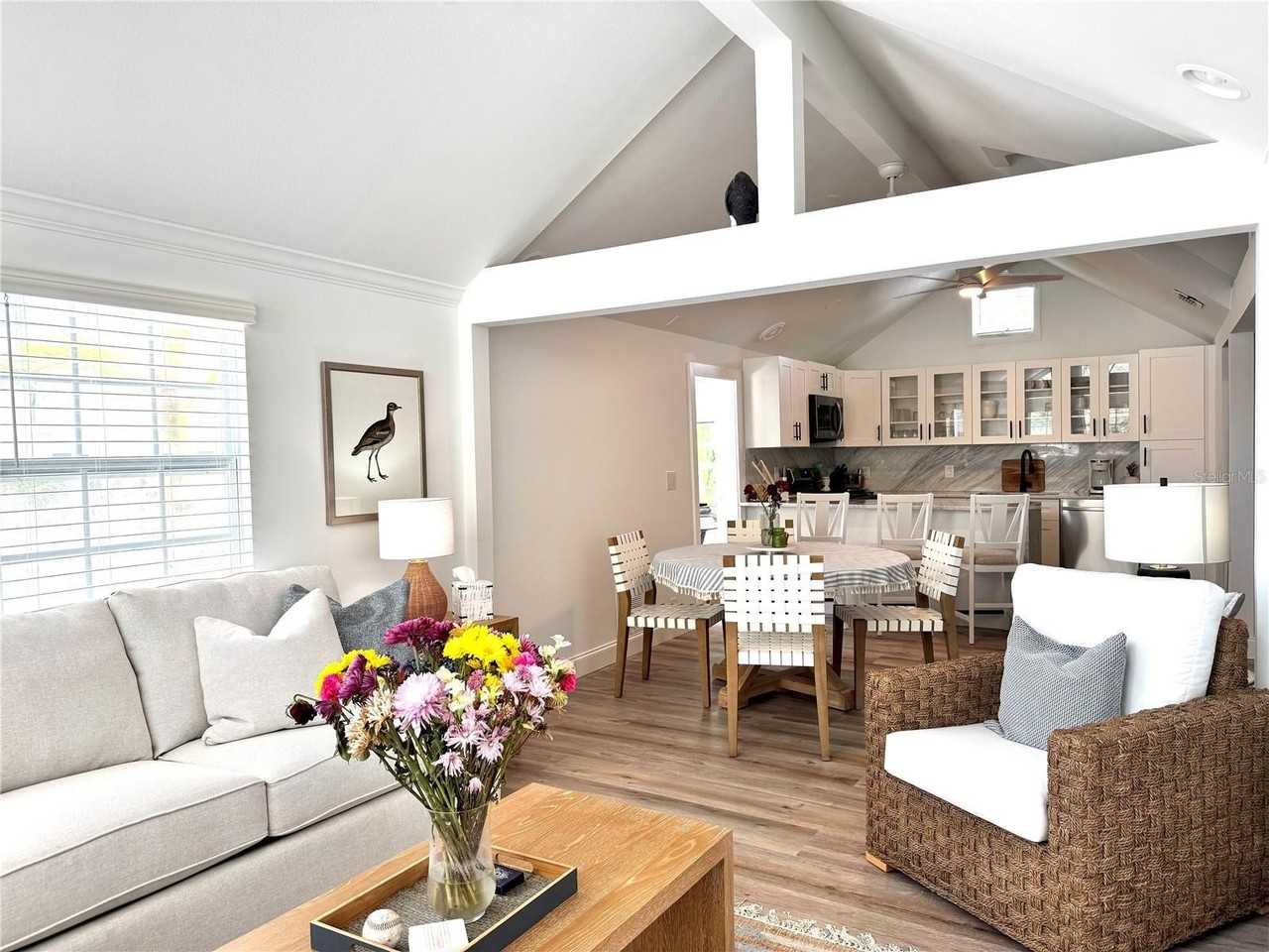 701 Broadway St - Photo 4 of 33