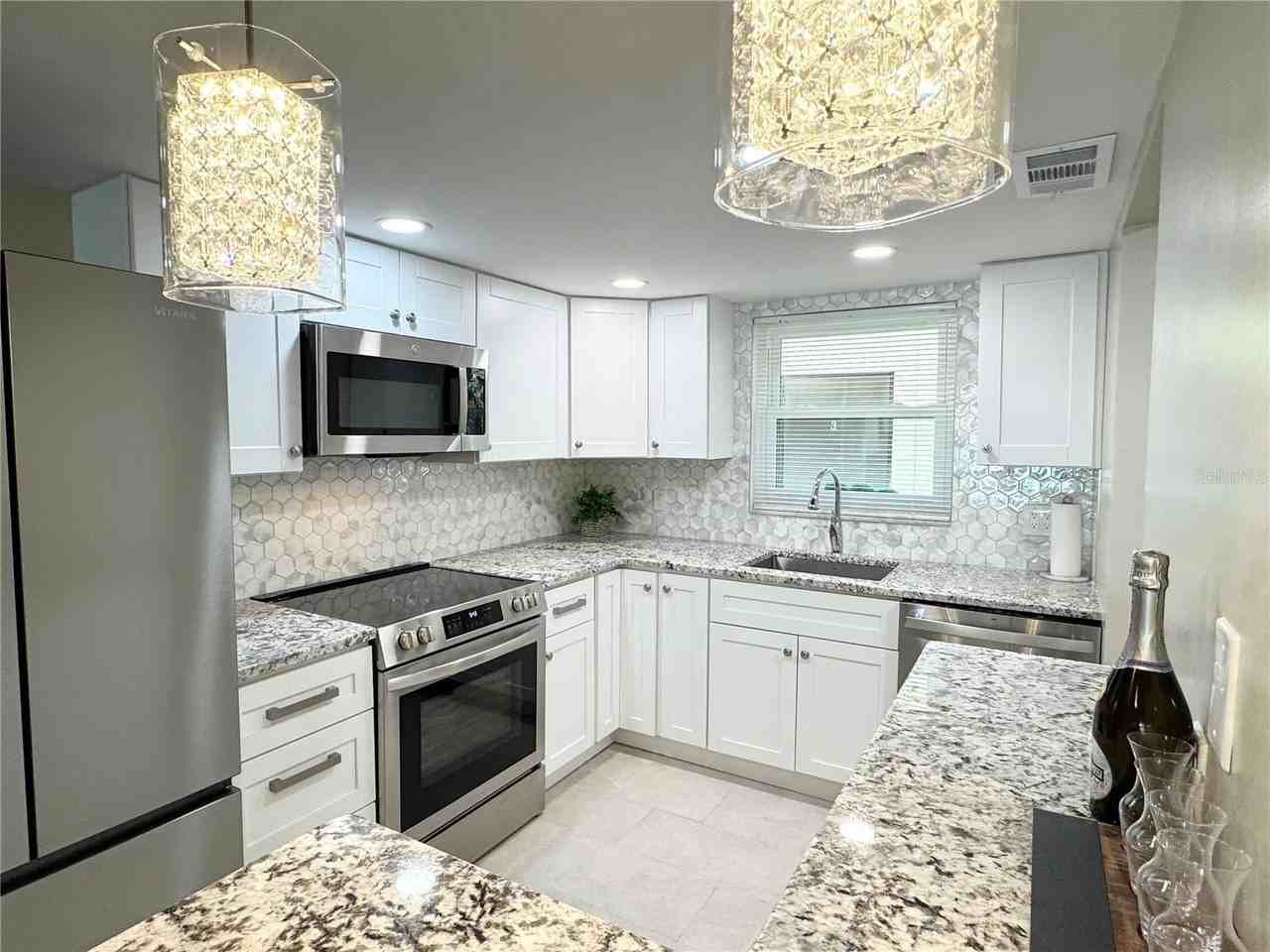 1100 E Bay Dr #3 - Photo 5 of 37