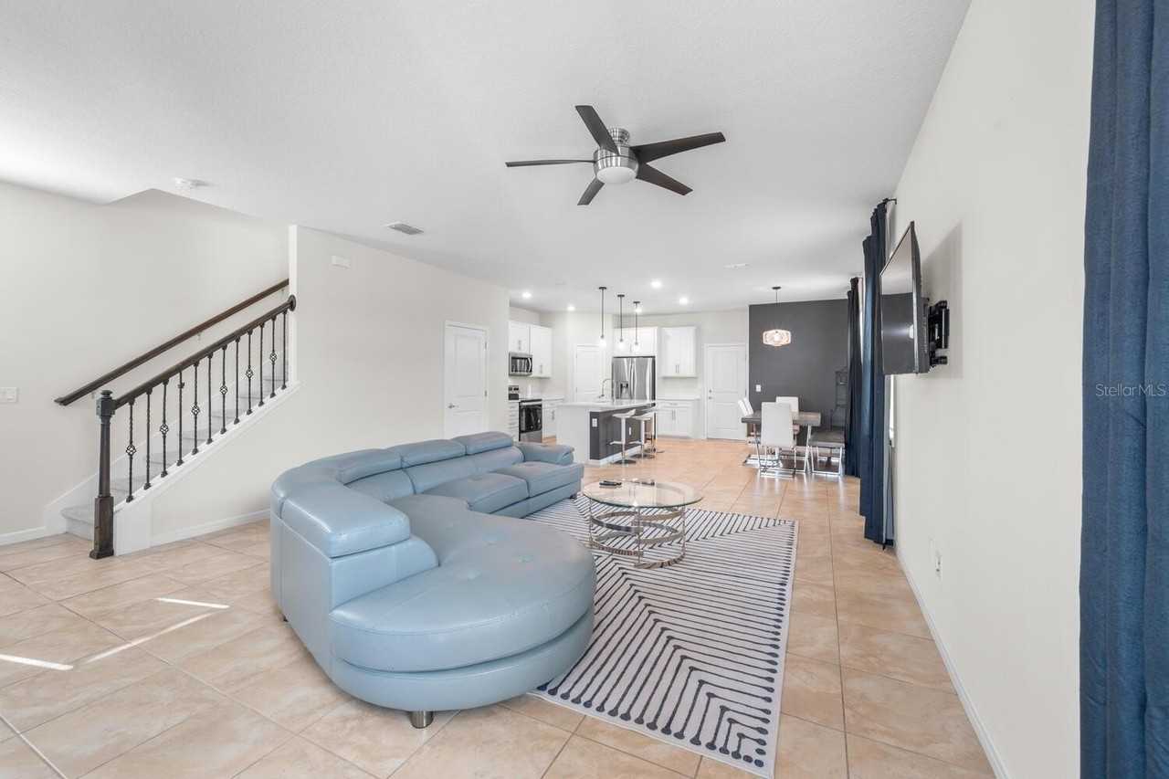 14374 Lanikai Beach Dr - Photo 4 of 26