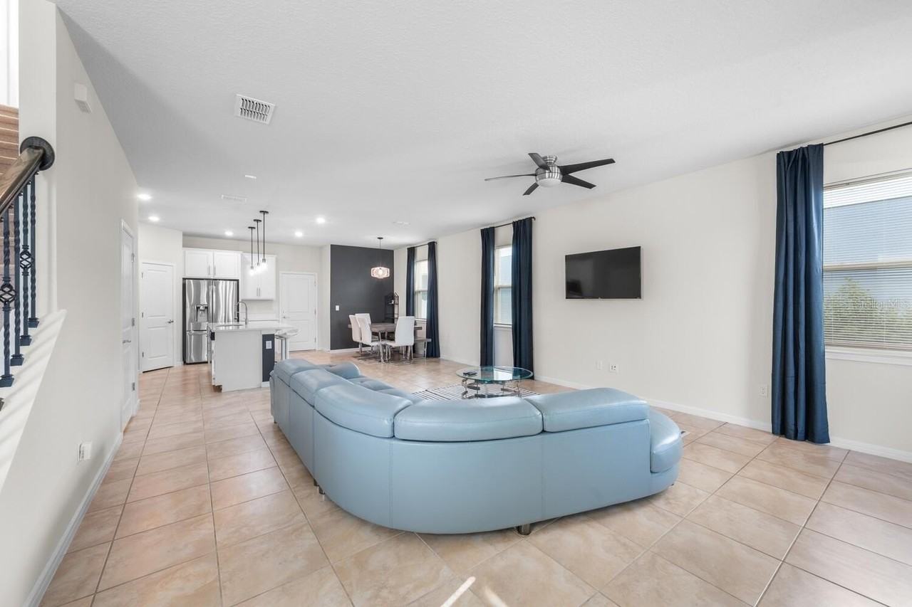 14374 Lanikai Beach Dr - Photo 5 of 26