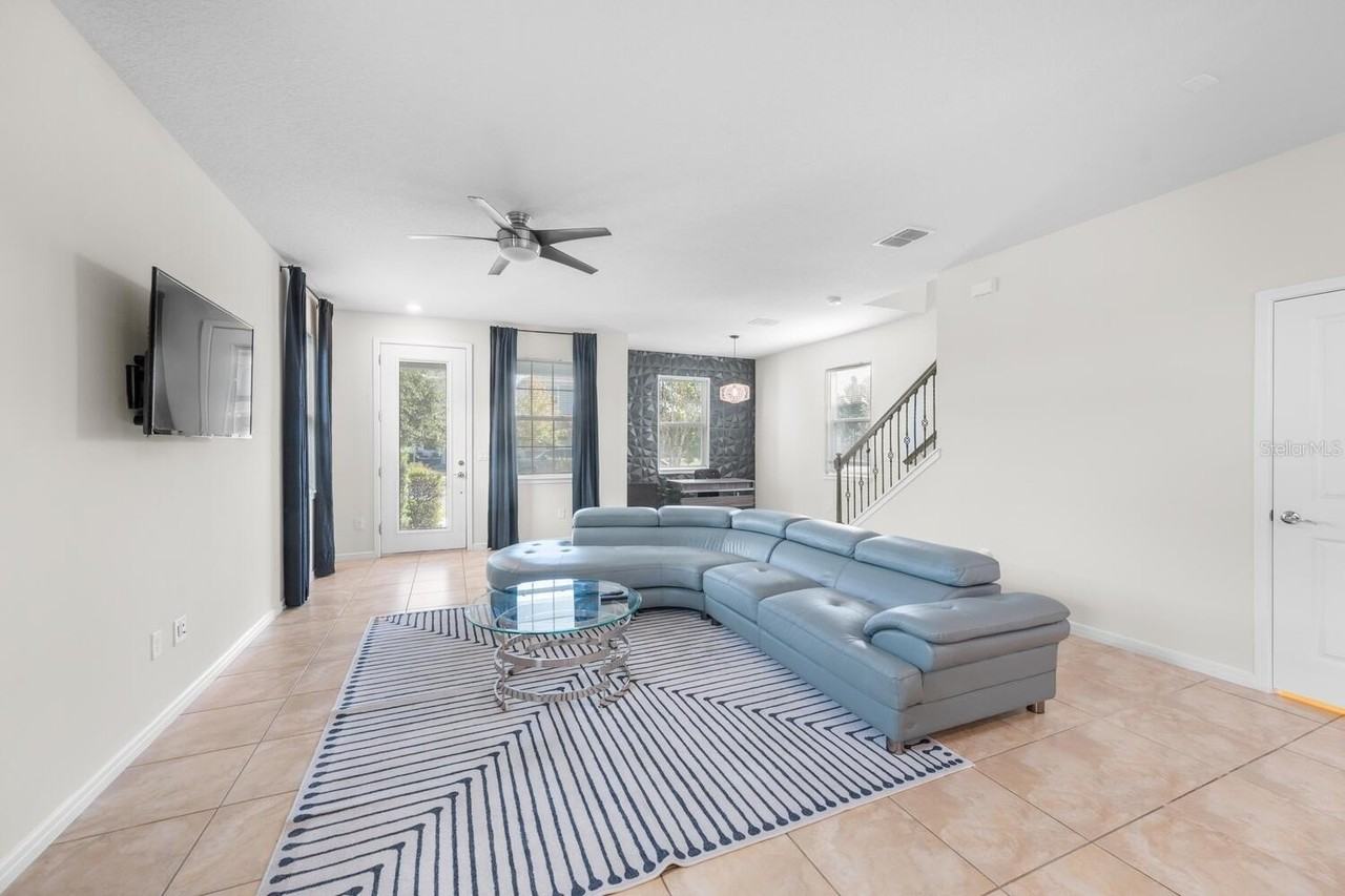 14374 Lanikai Beach Dr - Photo 7 of 26