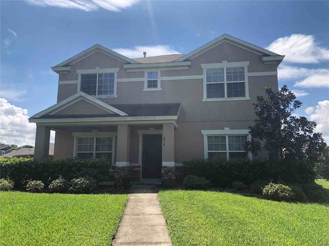 874 Bending Oak Trail