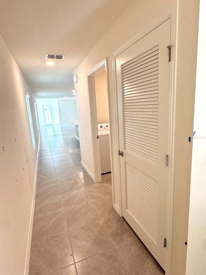 2872 Ne 21st Court Rd - Photo 4 of 11