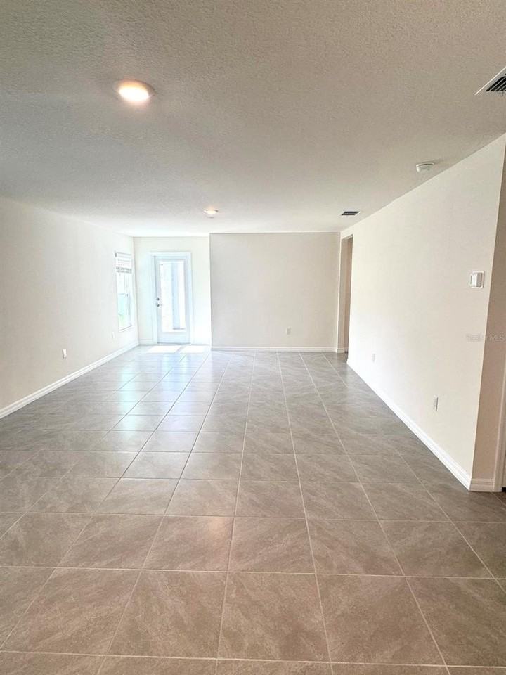 2872 Ne 21st Court Rd - Photo 5 of 11