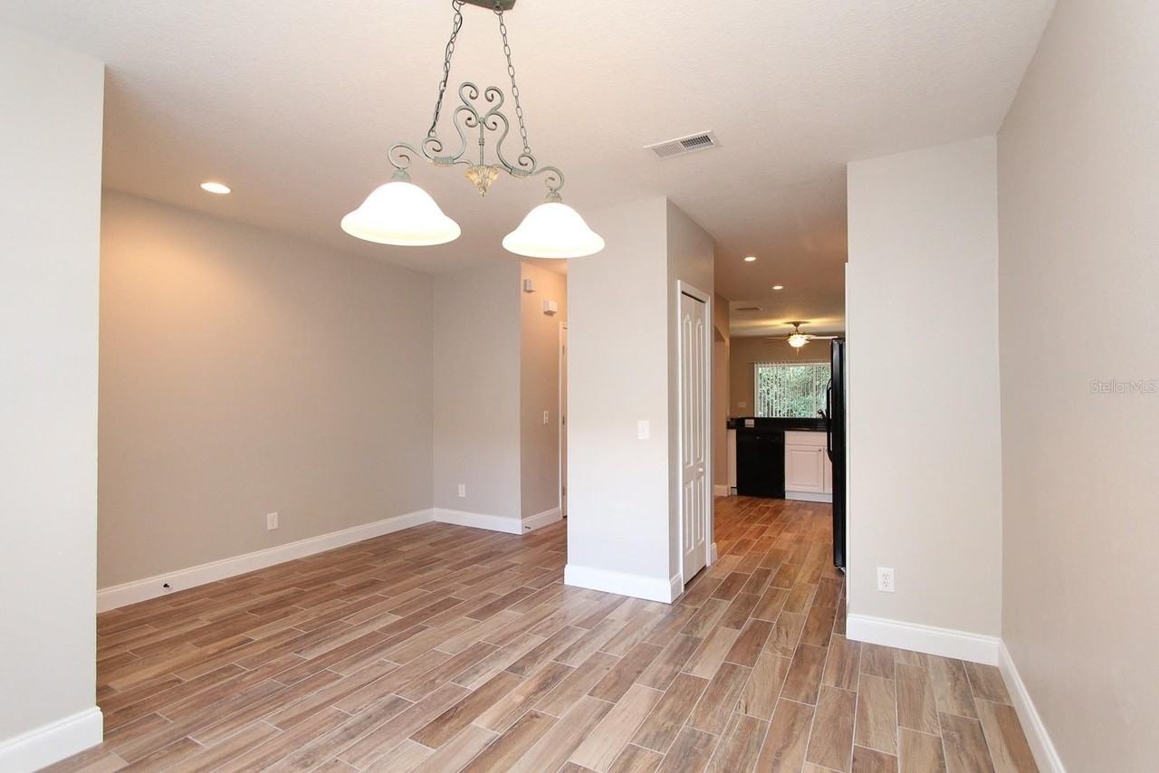 15765 Fishhawk Falls Drive - Photo 6 of 29