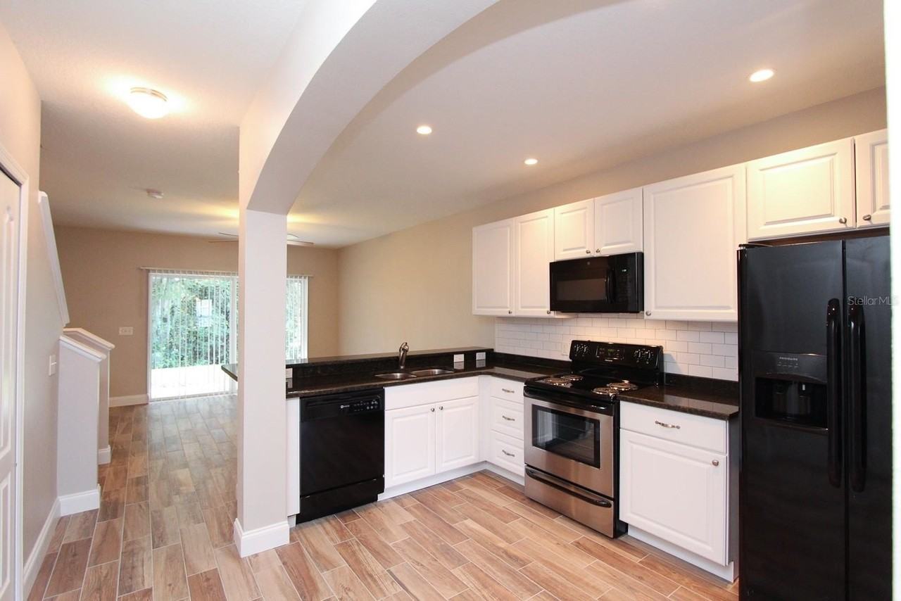 15765 Fishhawk Falls Drive - Photo 7 of 29