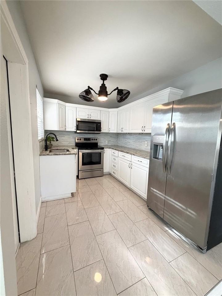 3448 19th St N - Photo 5 of 25