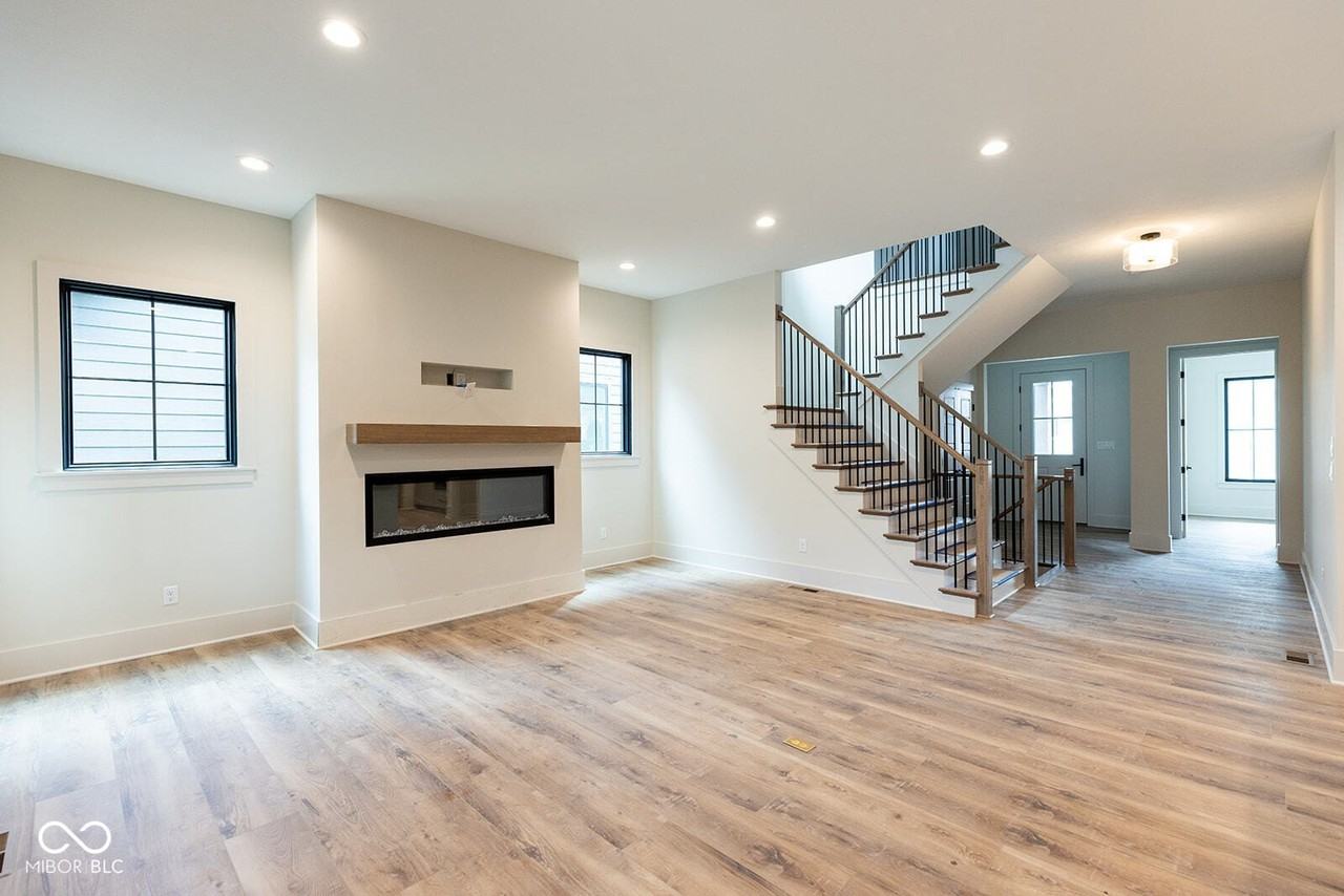 871 Rosemary Gdns - Photo 2 of 42