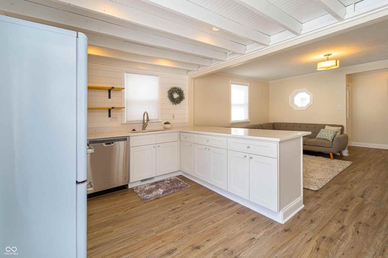 388 W Pearl St - Photo 5 of 13