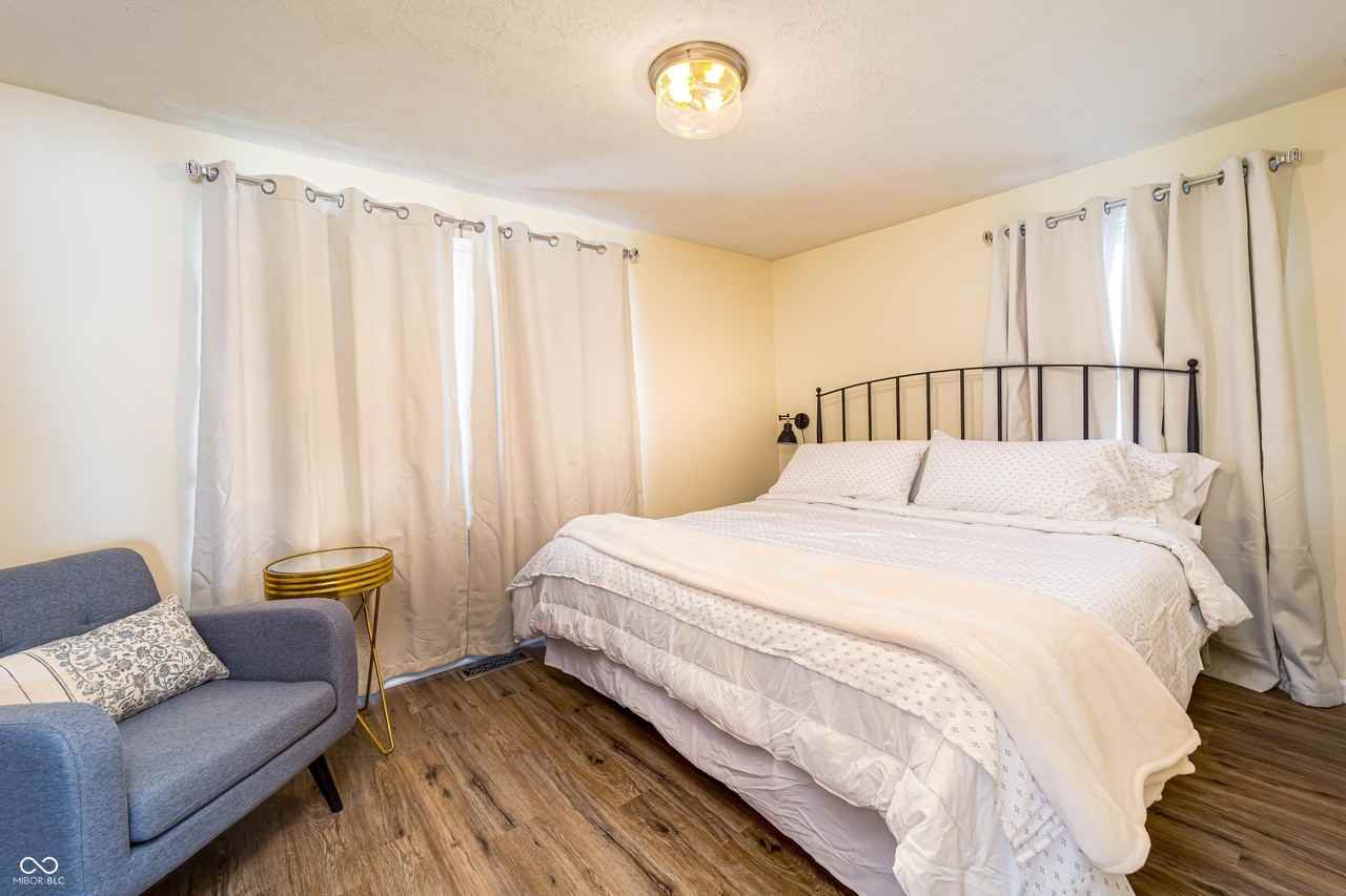 388 W Pearl St - Photo 7 of 13