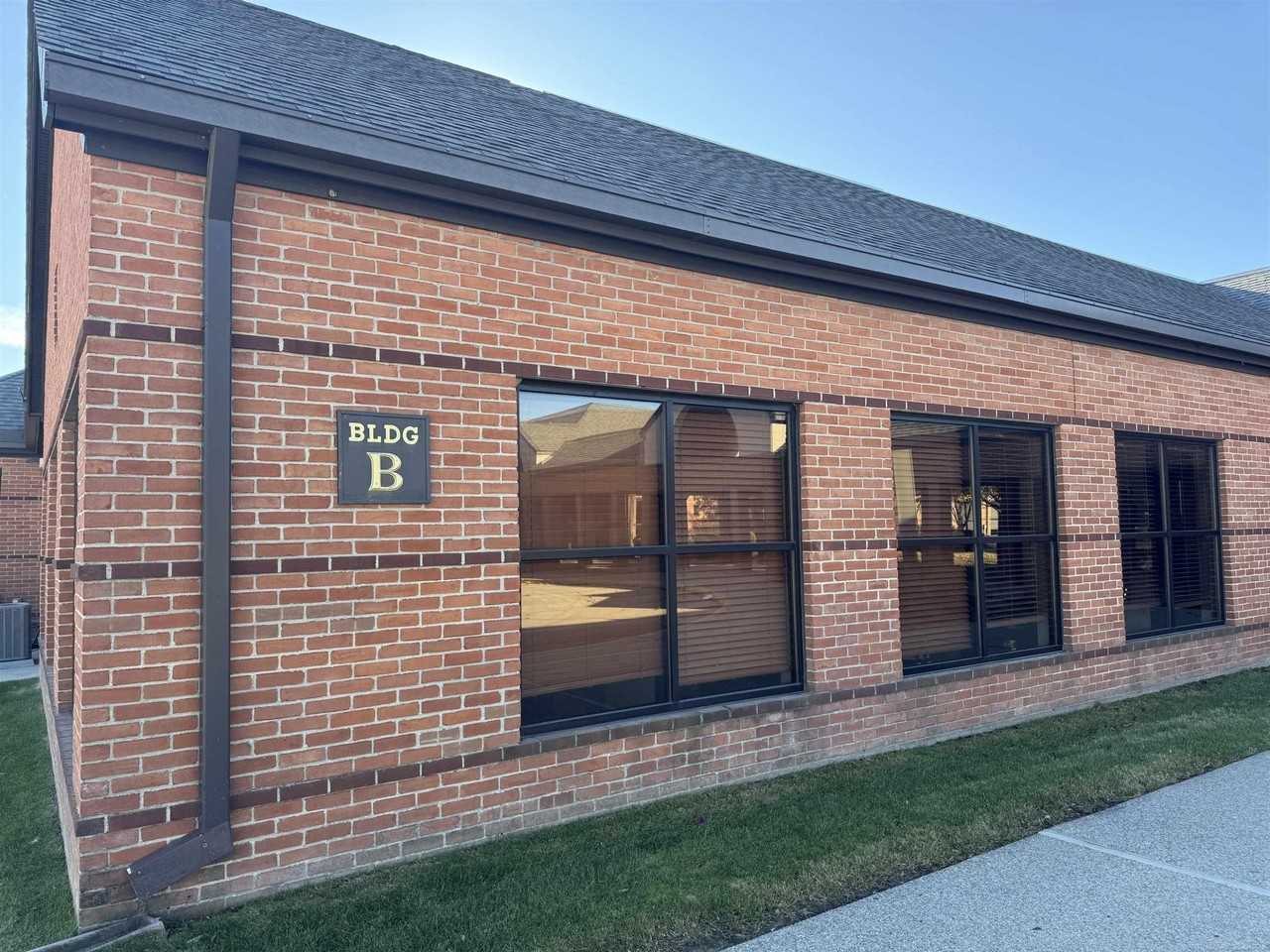 35054 23 Mile Rd - Photo 5 of 33