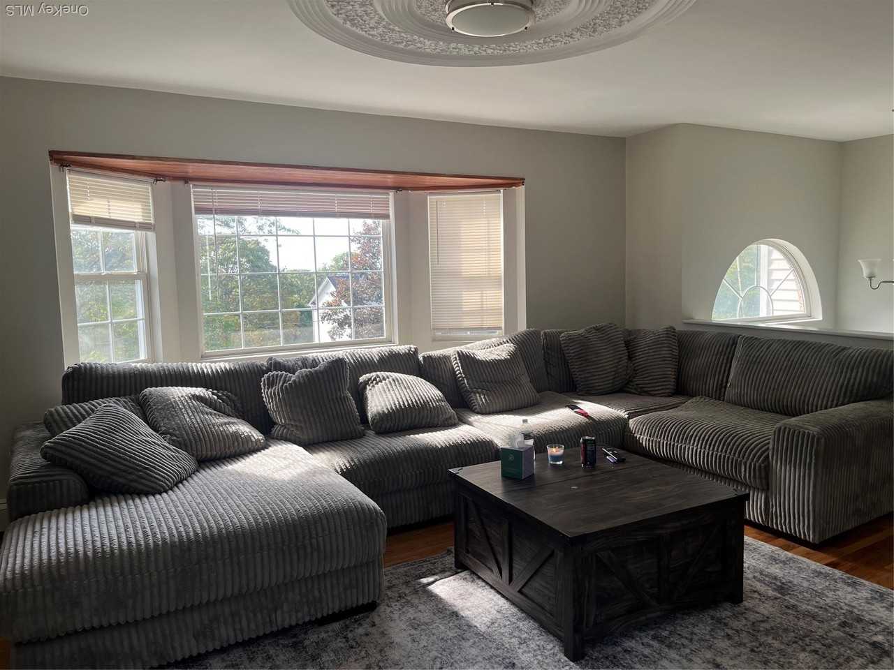 39 Elder Ave - Photo 2 of 12