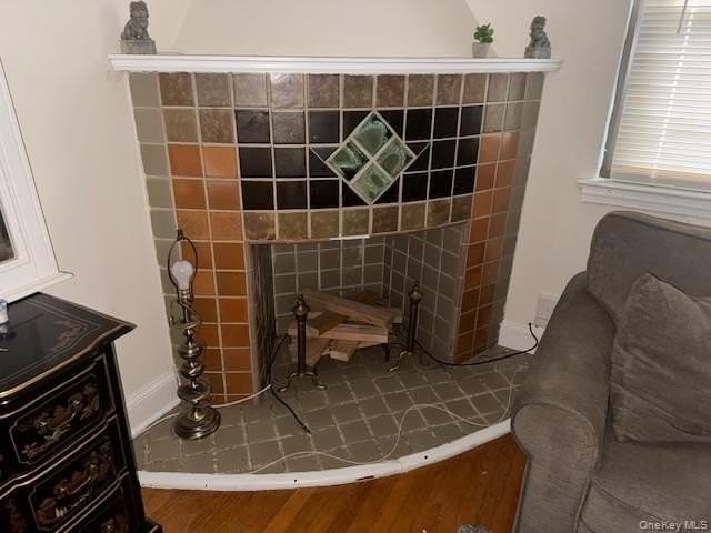 1906 Hering Ave - Photo 4 of 5