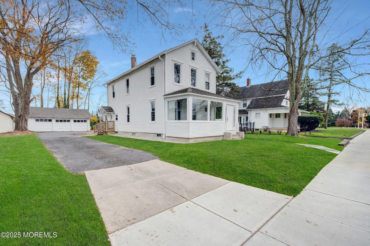 448 Monmouth Rd - Photo 3 of 50